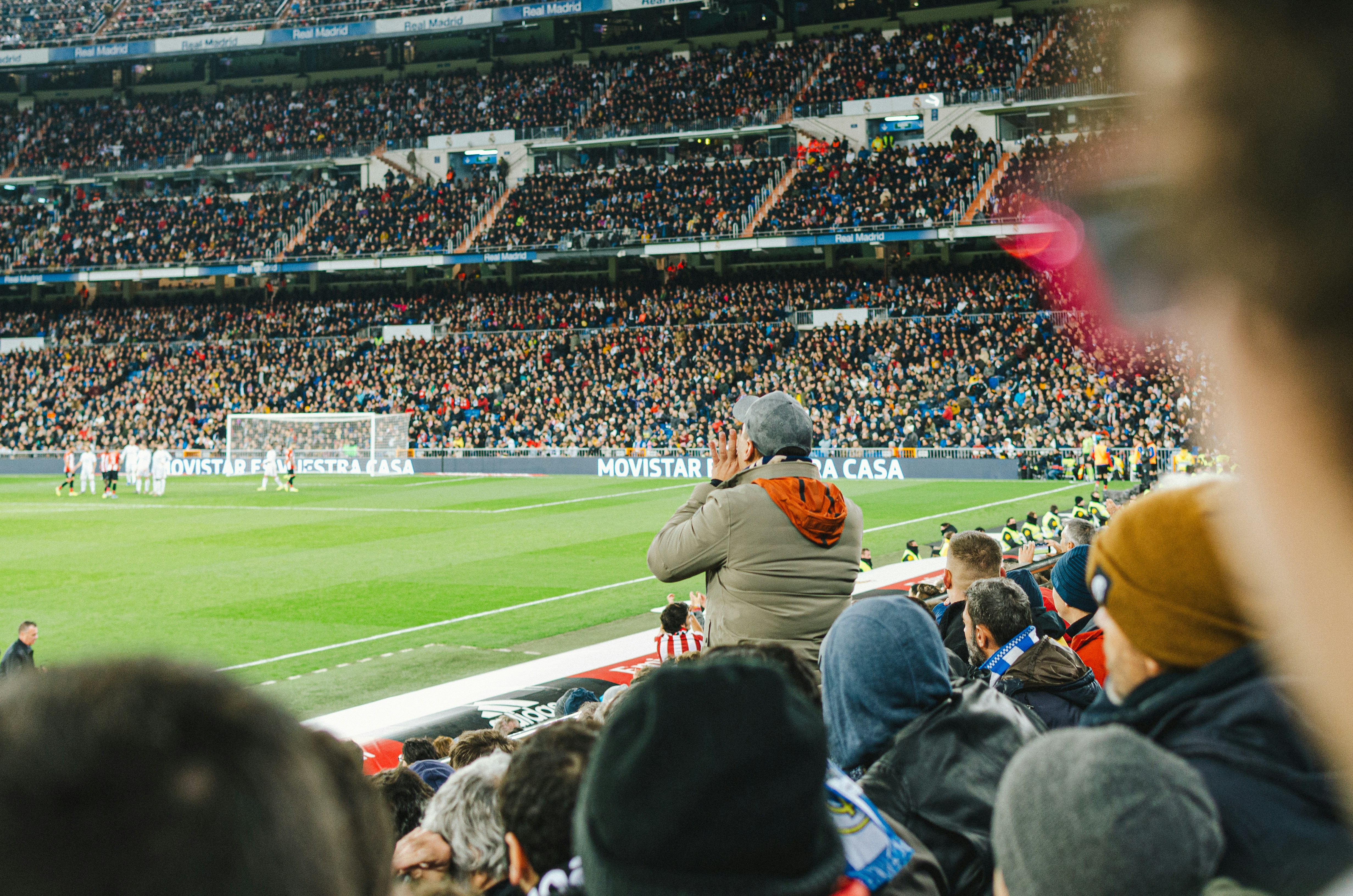 El apoyo de los aficionados a sus equipos es inquebrantable, pero hay algunos clubes que se lo ponen un poco más difícil.